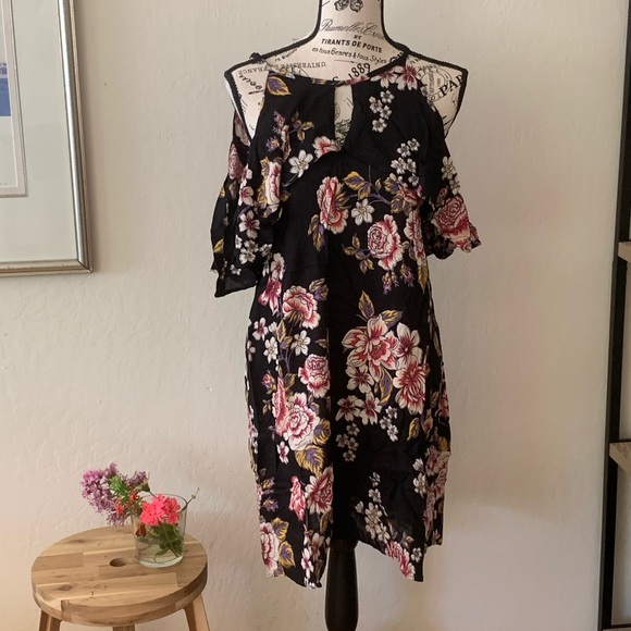Floral cold shoulder summer dress - Picture 4 of 5